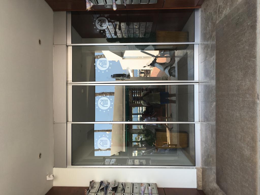 Ithaki Phinikoudes Apartment No. 204 Larnaca Esterno foto