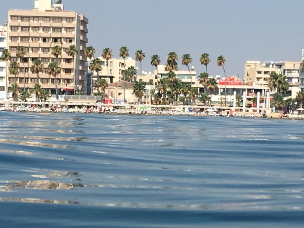 Ithaki Phinikoudes Apartment No. 204 Larnaca Esterno foto