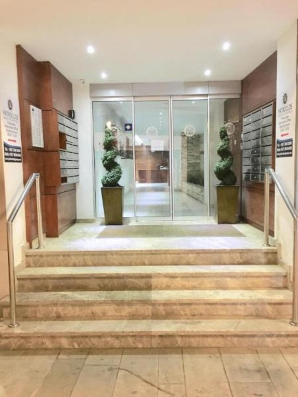 Ithaki Phinikoudes Apartment No. 204 Larnaca Esterno foto
